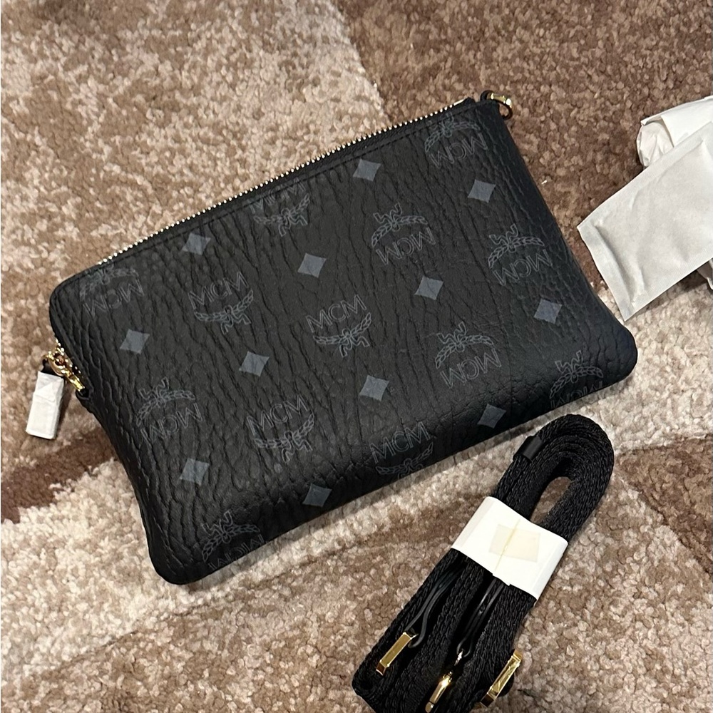 MCM Black Pebbled Leather Pouch New - Picture 3 of 7